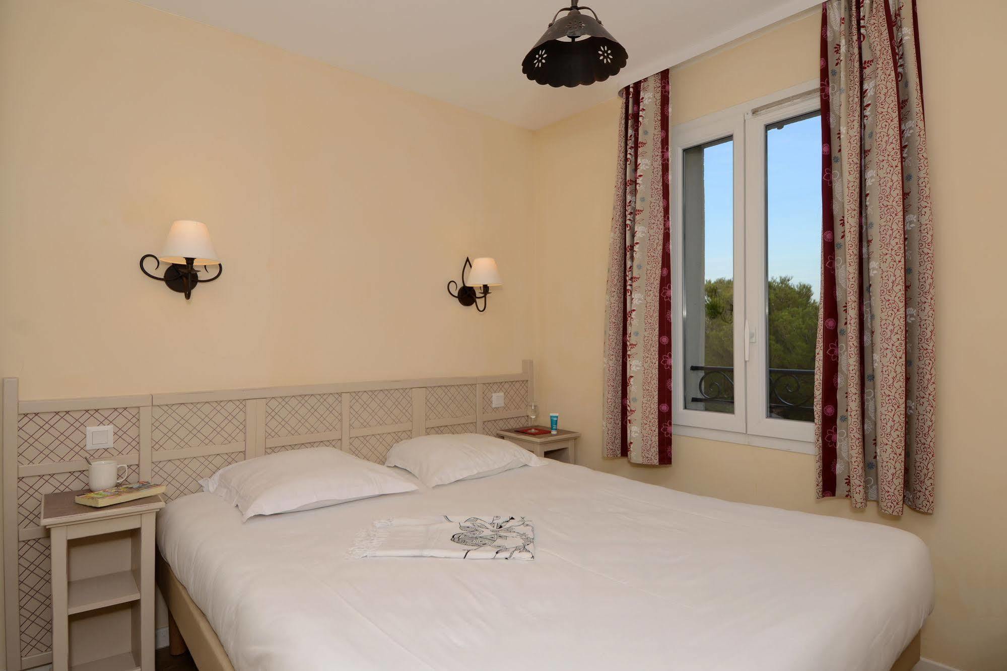 Residence Pierre & Vacances Les Coteaux De Pont-Royal Mallemort Ngoại thất bức ảnh